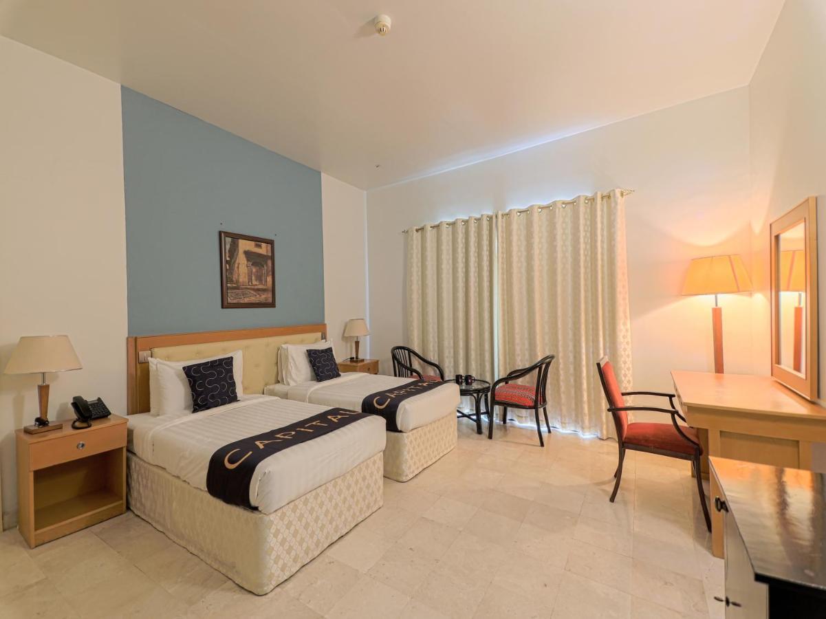 Capital O133 Al Sawadi Beach Resort & Spa Barka Exterior photo