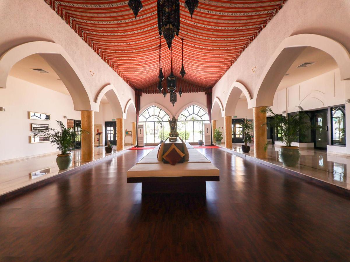 Capital O133 Al Sawadi Beach Resort & Spa Barka Exterior photo