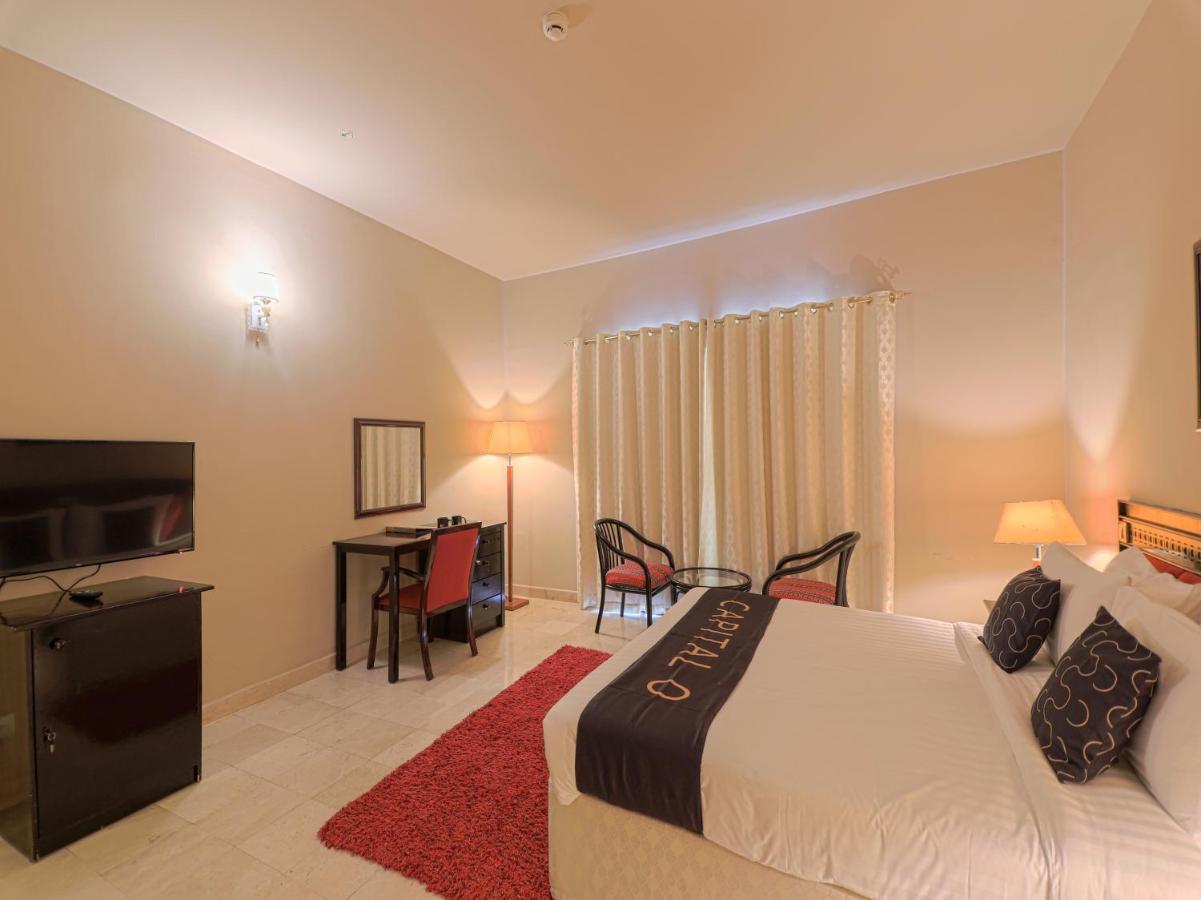 Capital O133 Al Sawadi Beach Resort & Spa Barka Exterior photo