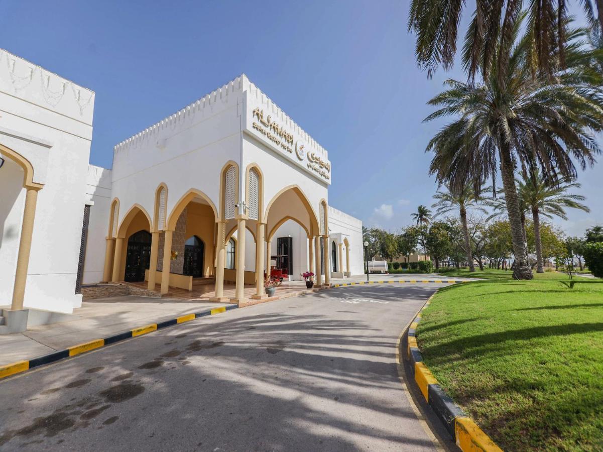 Capital O133 Al Sawadi Beach Resort & Spa Barka Exterior photo