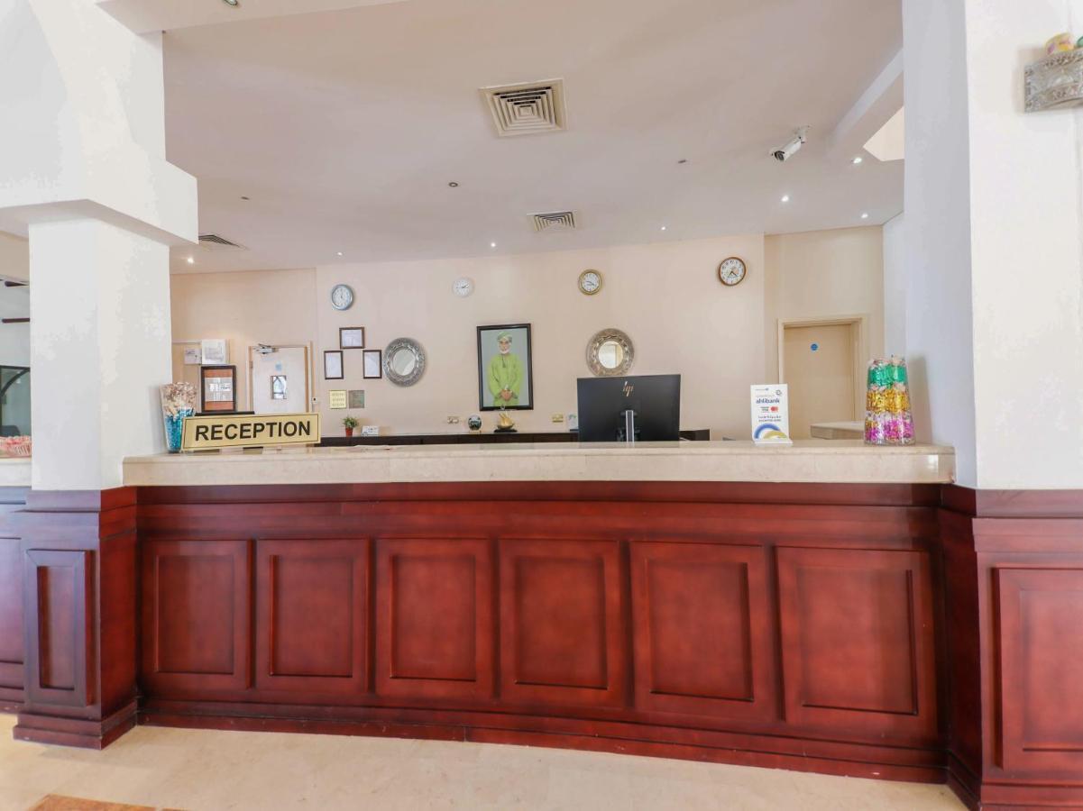 Capital O133 Al Sawadi Beach Resort & Spa Barka Exterior photo