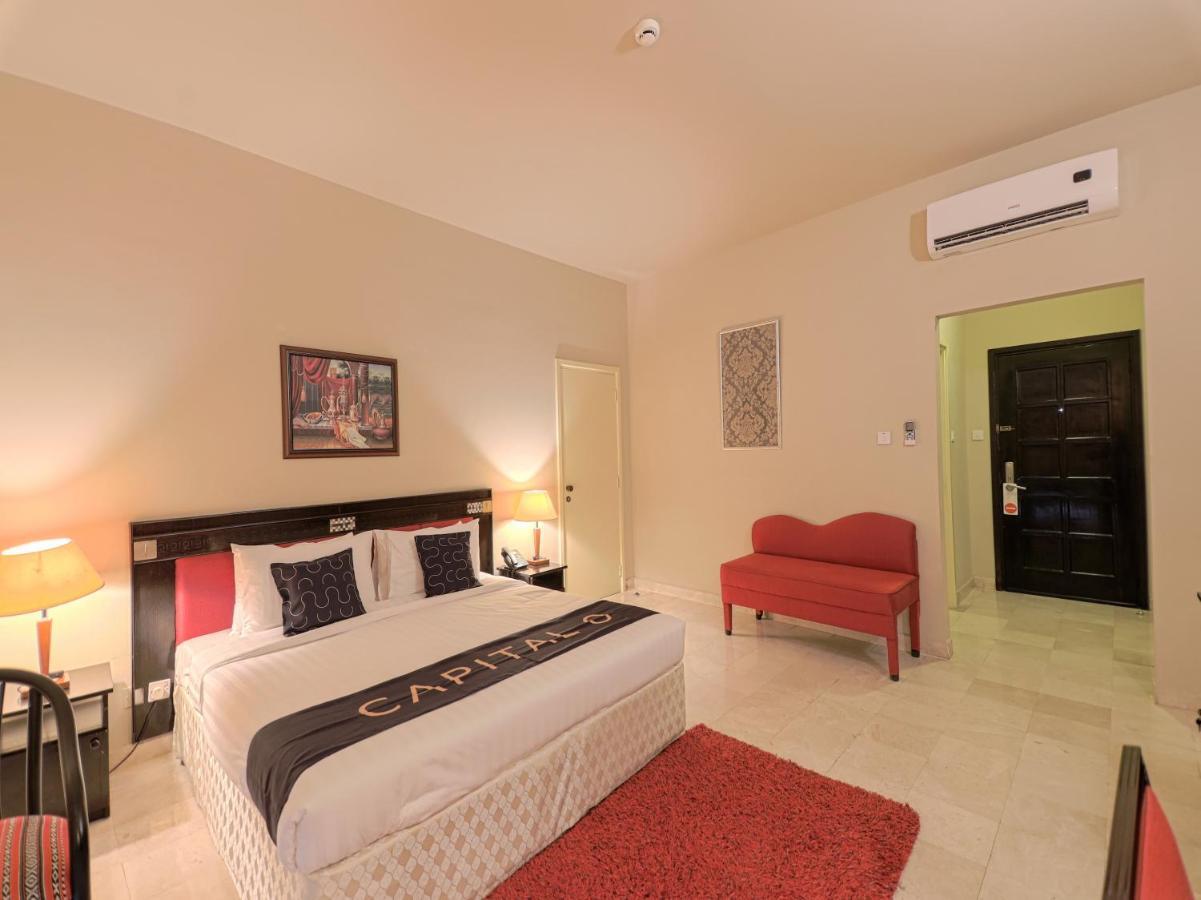 Capital O133 Al Sawadi Beach Resort & Spa Barka Exterior photo