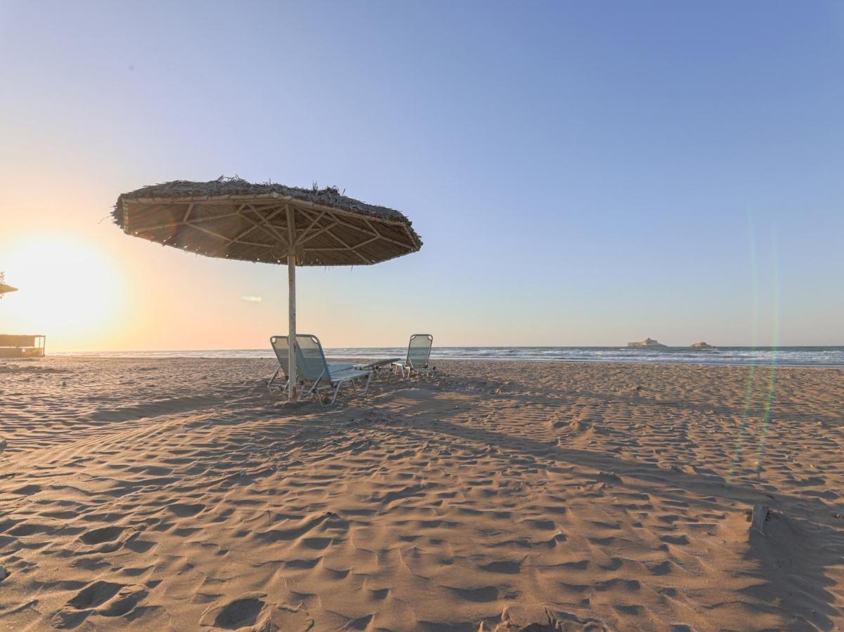Capital O133 Al Sawadi Beach Resort & Spa Barka Exterior photo